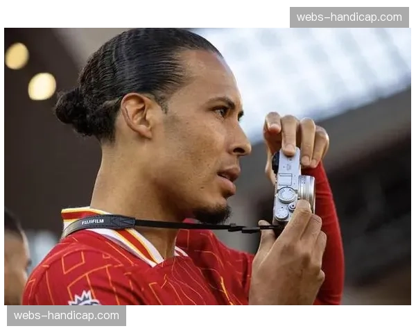 范戴克专访:谈论队长职责、后克洛普时代与荷兰队目标 范戴克专访:谈论队长职责、后克洛普时代与荷兰队目标